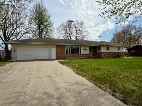 417 S Fairview Dr, Luverne, MN 56156