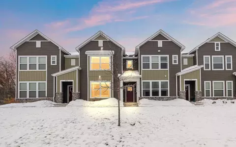 14436 Twin Lakes Cir, Burnsville, MN 55306