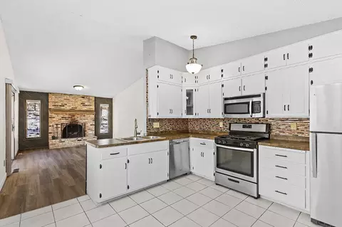 5885 Hidden Oaks Cir SE, Prior Lake, MN 55372