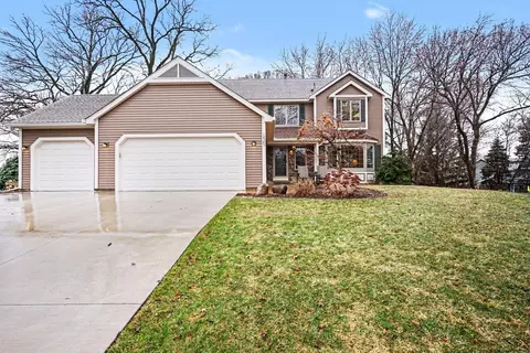 12585 Dover Dr, Apple Valley, MN 55124