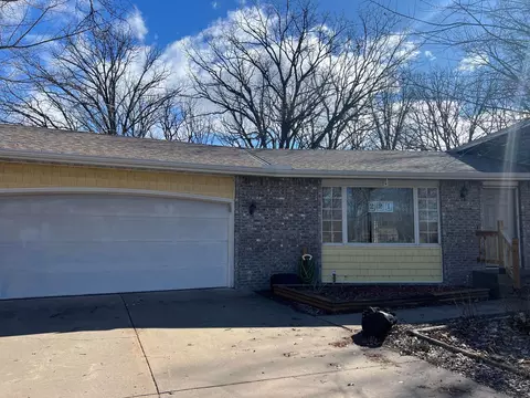 221 Jerry Liefert Dr, Monticello, MN 55362