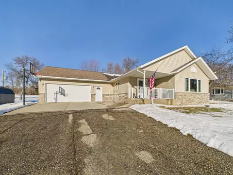 510 E 8th St, Starbuck, MN 56381