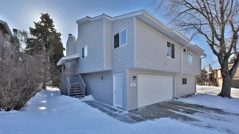 46 Fremont Dr S, Fargo, ND 58103