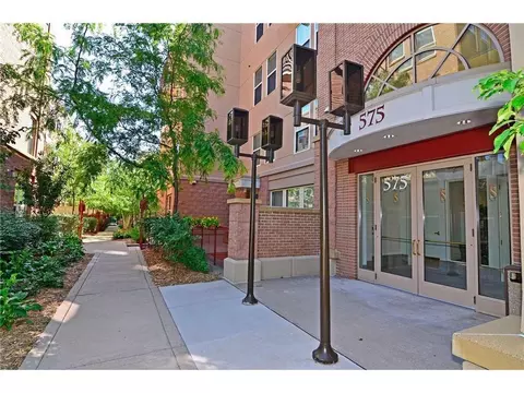 575 N 1st St #123, Minneapolis, MN 55401