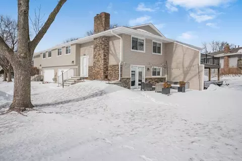 6942 Ives Ln N, Maple Grove, MN 55369
