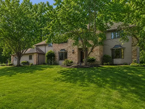 1337 Woodland Dr SW, Rochester, MN 55902
