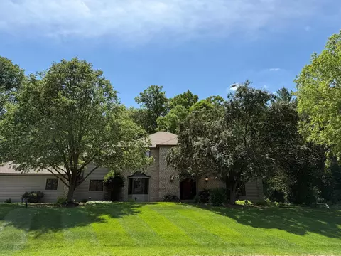 1337 Woodland Dr SW, Rochester, MN 55902