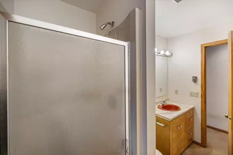 Bath - 5617 47th St SE, Saint Cloud, MN 56304 photo 2 of 3