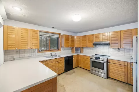Kitchen - 5617 47th St SE, Saint Cloud, MN 56304 photo 5 of 6