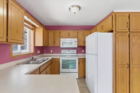 Kitchen - 314 Bogey Ln, Cold Spring, MN 56320 photo 3 of 4