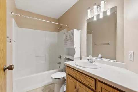 Bath - 314 Bogey Ln, Cold Spring, MN 56320 photo 3 of 4
