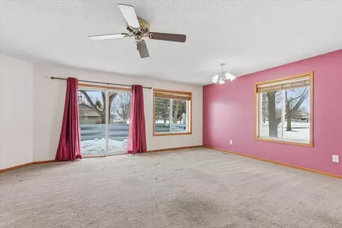 Living - 314 Bogey Ln, Cold Spring, MN 56320 photo 2 of 5