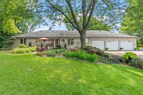 481 Peavey Ln, Wayzata, MN 55391