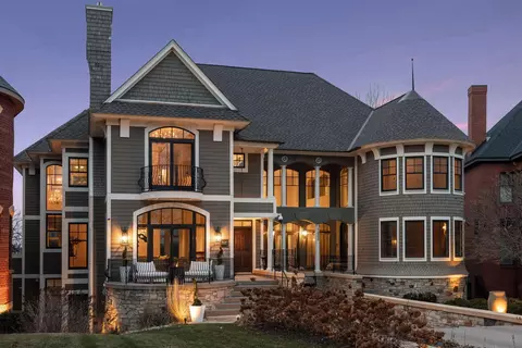 1620 Kenwood Pkwy, Minneapolis, MN 55405