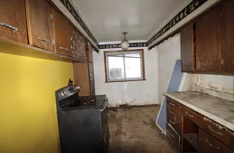 Kitchen - 2869 Exeter St, Duluth, MN 55806 photo 2 of 2