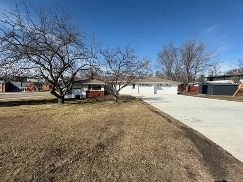 420 James St, Detroit Lakes, MN 56501