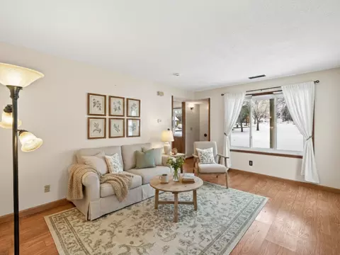 9192 Indian Blvd S, Cottage Grove, MN 55016