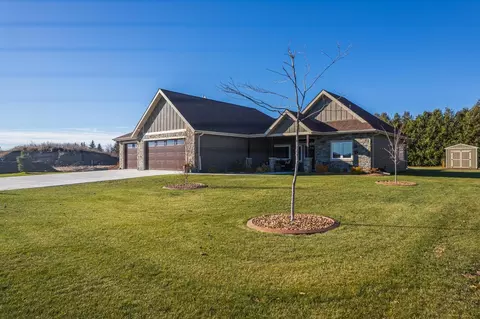 626 Lake Forest Cir, Detroit Lakes, MN 56501
