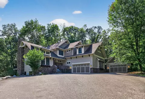 1360 Birch Park Cir, Houlton, WI 54082