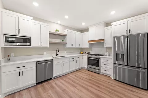 2446 County Road D W, Saint Paul, MN 55112