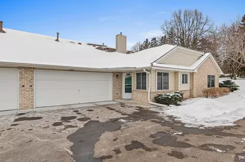 4405 Bay Ln, White Bear Lake, MN 55110