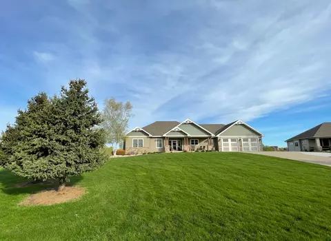 225 Alaina Pl NE, Sauk Rapids, MN 56379