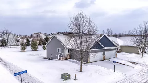 10751 Knollwood Ln, Woodbury, MN 55129