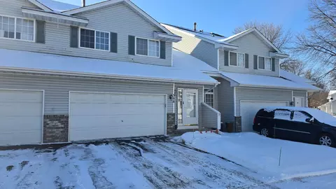 308 Creekside Dr, Buffalo, MN 55313