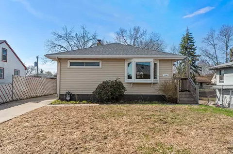 1186 Hewitt Ave, Saint Paul, MN 55104