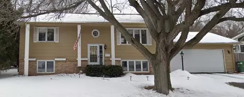 3001 W 88th St, Bloomington, MN 55431