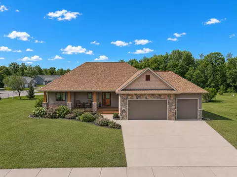 4945 382nd Dr, North Branch, MN 55056