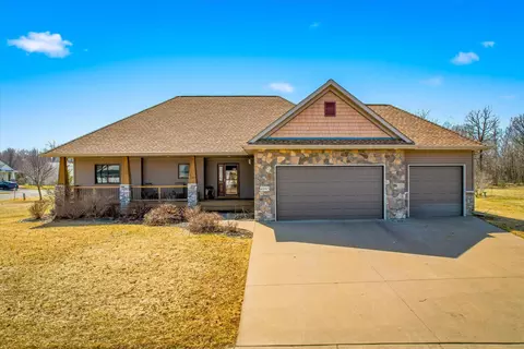 4945 382nd Dr, North Branch, MN 55056