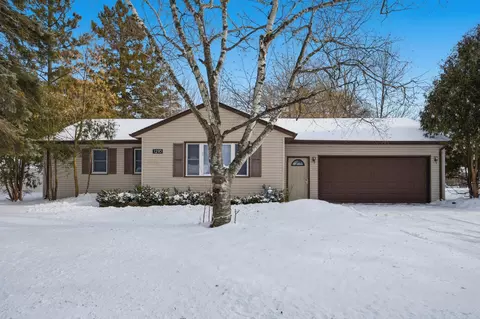 1210 14th St S, Moorhead, MN 56560