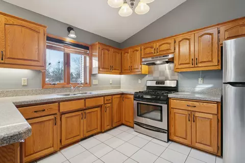 Kitchen - 6623 119th Pl N, Champlin, MN 55316 photo 2 of 2