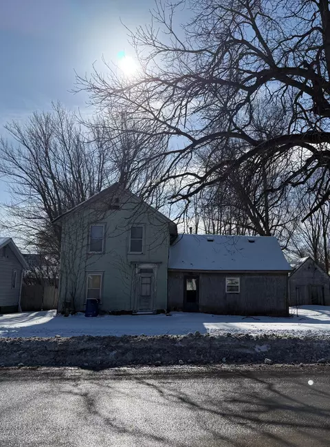 204 W Franklin St, Morristown, MN 55052