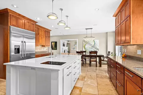 Kitchen - 3725 N Ridge Rd, Duluth, MN 55804 photo 6 of 7