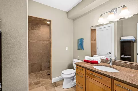 Bath - 3725 N Ridge Rd, Duluth, MN 55804 photo 4 of 4