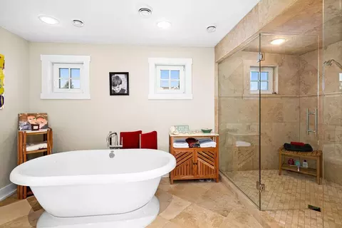 Bath - 3725 N Ridge Rd, Duluth, MN 55804 photo 1 of 4