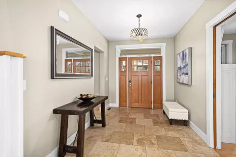 Entry Way - 3725 N Ridge Rd, Duluth, MN 55804 photo 1 of 4