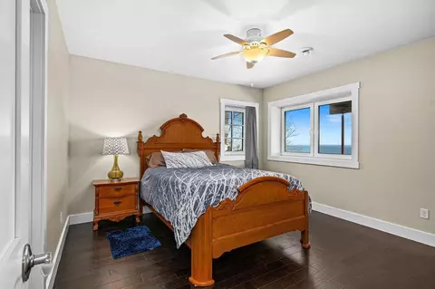 Bedroom - 3725 N Ridge Rd, Duluth, MN 55804 photo 6 of 7