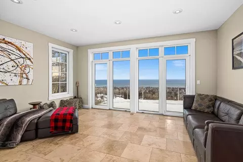 Living - 3725 N Ridge Rd, Duluth, MN 55804 photo 3 of 4