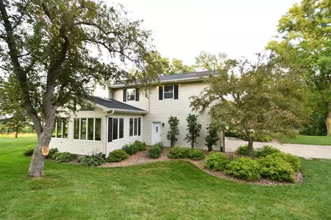 17849 Wedgewood Dr, Zumbrota, MN 55992