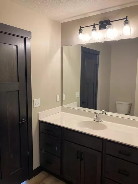 Bath - 705 State St, Kenyon, MN 55946 photo 1 of 4