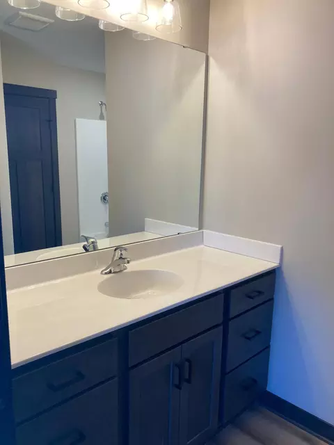 Bath - 705 State St, Kenyon, MN 55946 photo 3 of 4