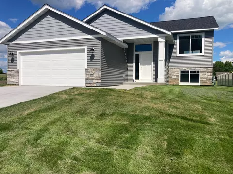 Exterior - 705 State St, Kenyon, MN 55946 photo 3 of 5