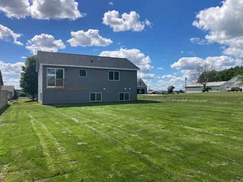 Exterior - 705 State St, Kenyon, MN 55946 photo 4 of 5