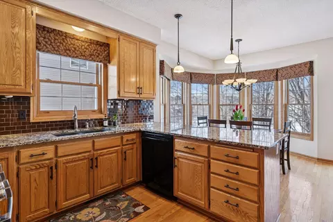 Kitchen - 4133 Countryview Dr, Eagan, MN 55123 photo 4 of 5