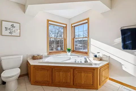 Bath - 4133 Countryview Dr, Eagan, MN 55123 photo 3 of 6
