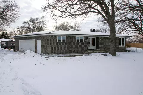 1020 Roberts Rd SW, Hutchinson, MN 55350