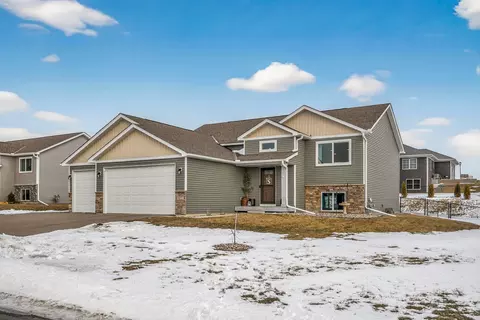 922 Mulberry Ave NE, Montgomery, MN 56069